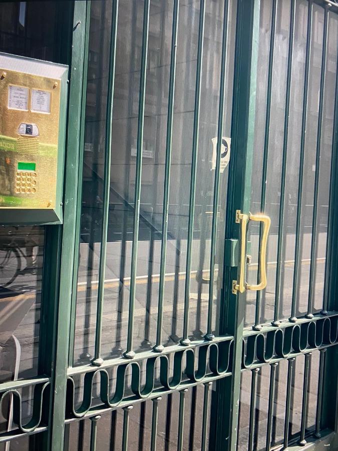 Milano: Incantevole Appartamento In Pieno Centro - Fancy Yellow Apartments Milão Exterior foto