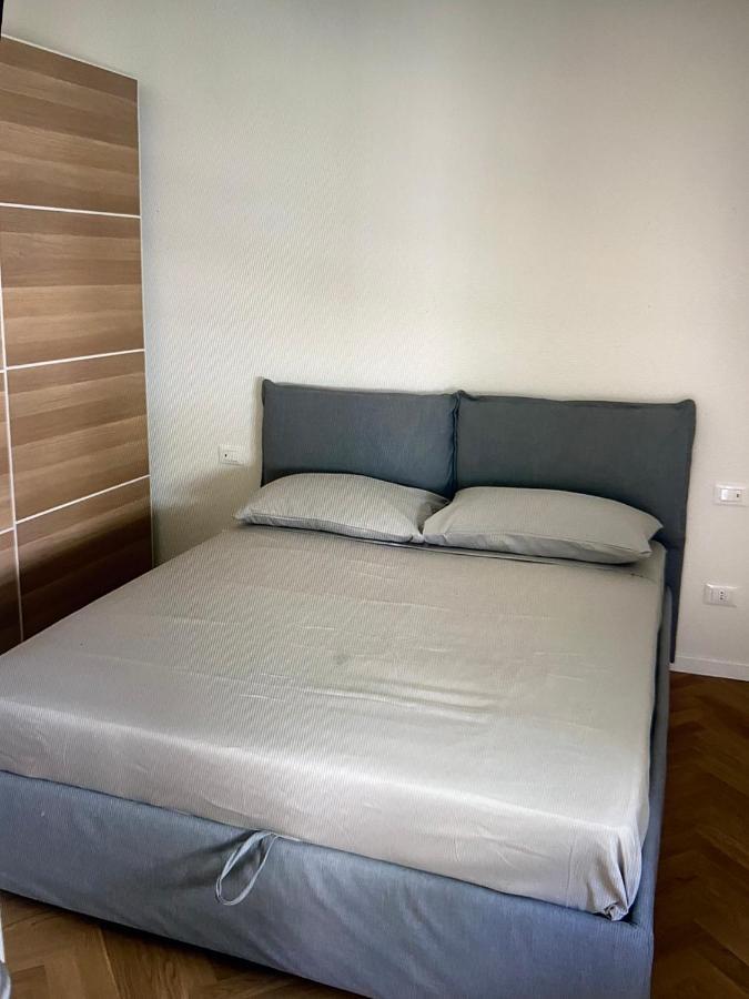 Milano: Incantevole Appartamento In Pieno Centro - Fancy Yellow Apartments Milão Exterior foto